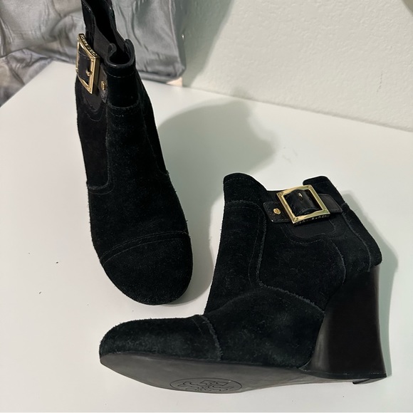 TORY BURCH Adrienne womans SZ 9,5 black suede high heel wedge ankle pull on boot - Picture 7 of 10